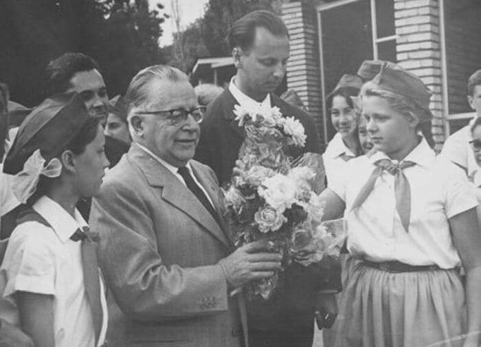13.08.1964. Пальмиро Тольятти принимают в почётные пионеры. Артек.