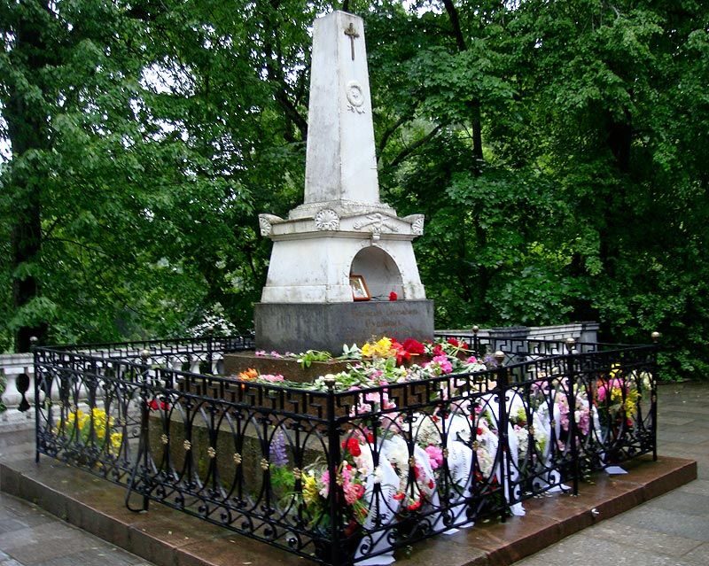 Святогорский монастырь. Могила Пушкина.